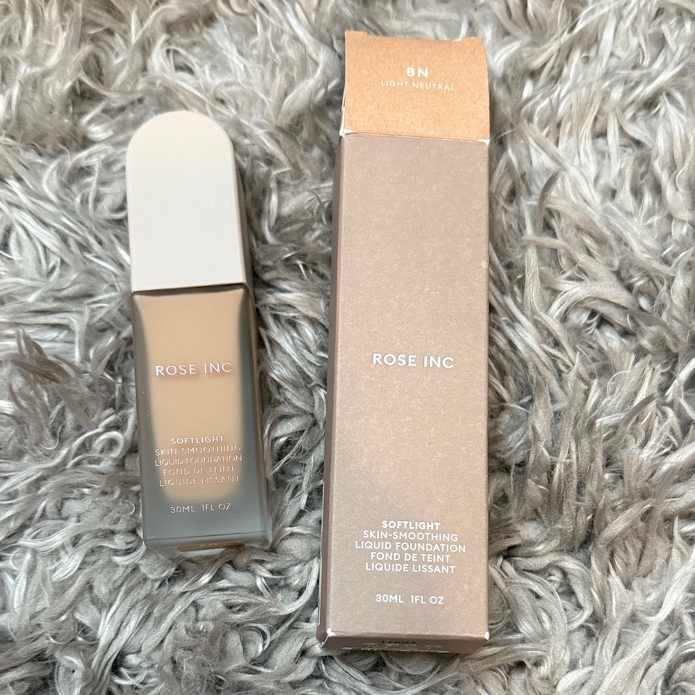 Rose Inc Soft-light skin smoothing  Foundation